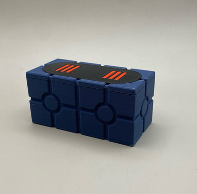 DELUXE Action figure crate accessory with removable top!