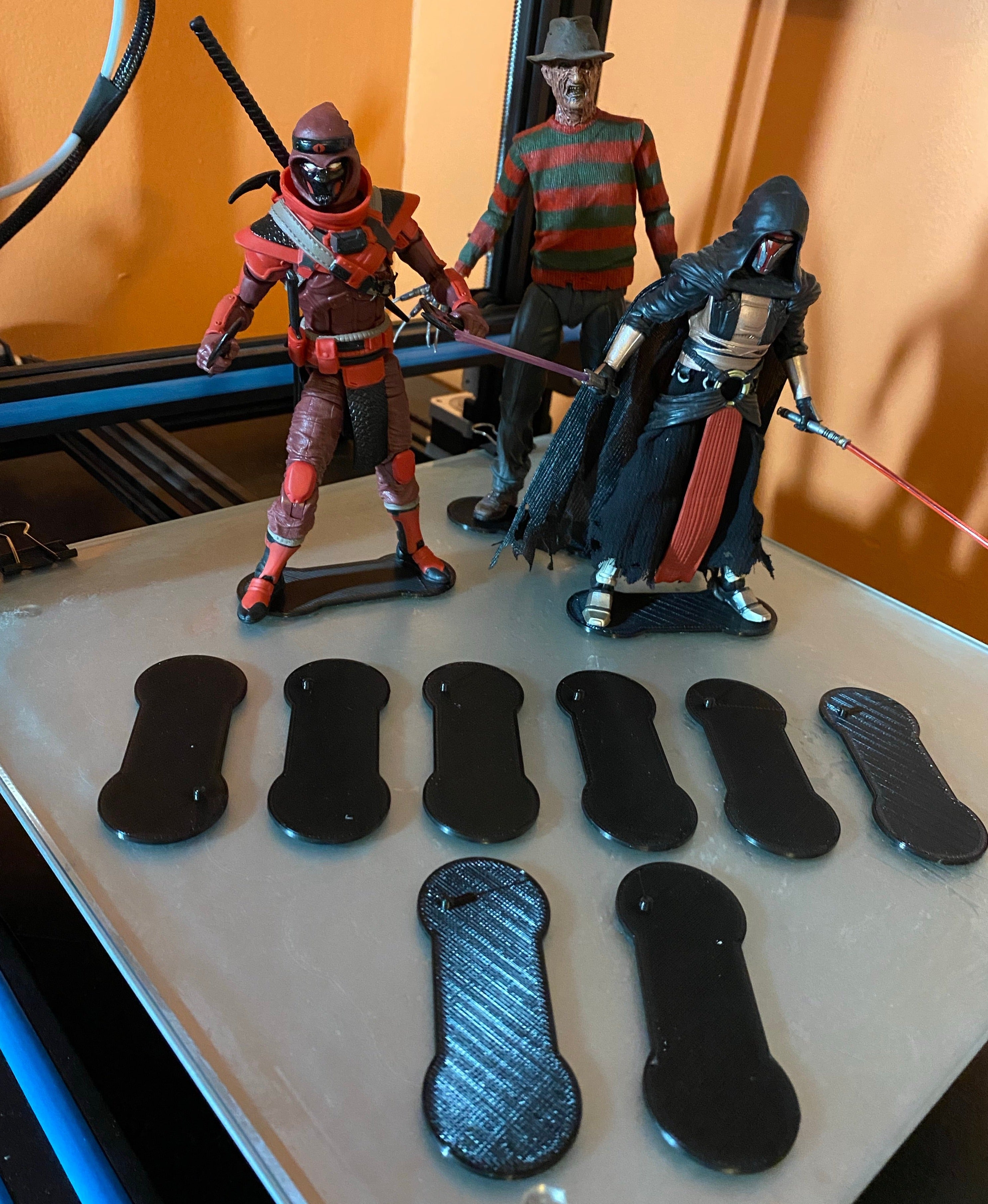 Single Peg inch action figure stands wider pose! (qty pieces)